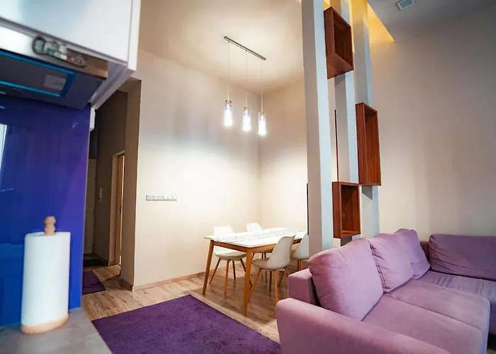 Elizabeth 44 Boulevard Apartment