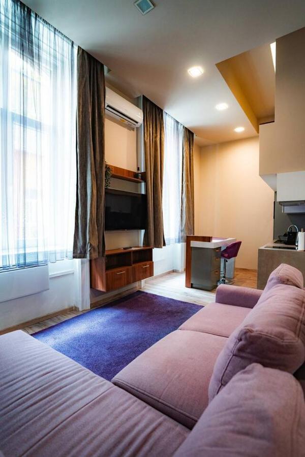Elizabeth 44 Boulevard * Budapest