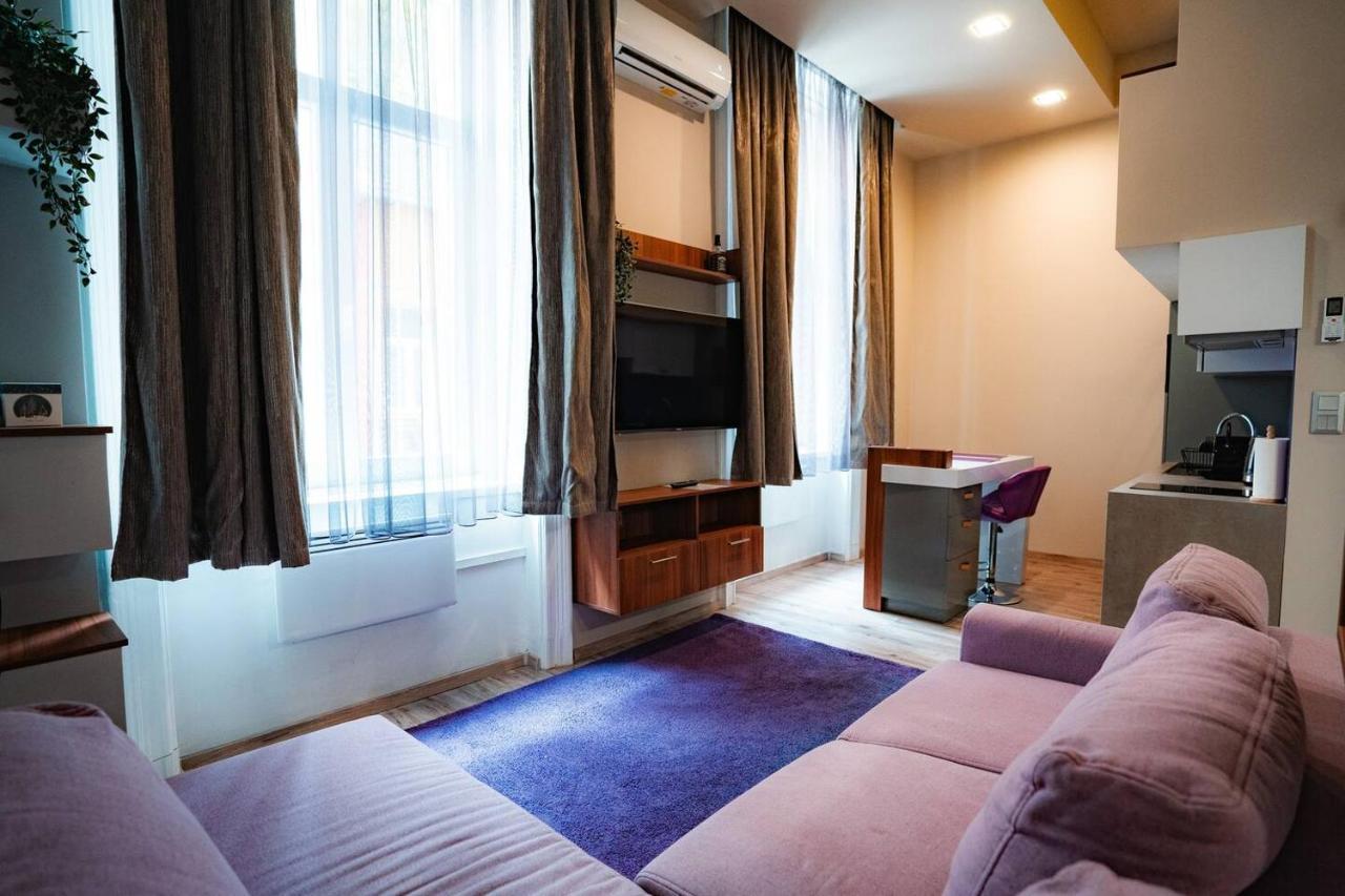 Elizabeth 44 Boulevard * Budapest
